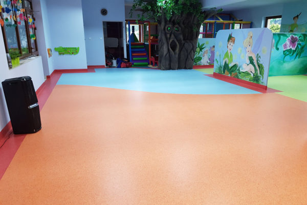 Sala zabaw dla dzieci. Wykładzina Norma 061, 053 i 062